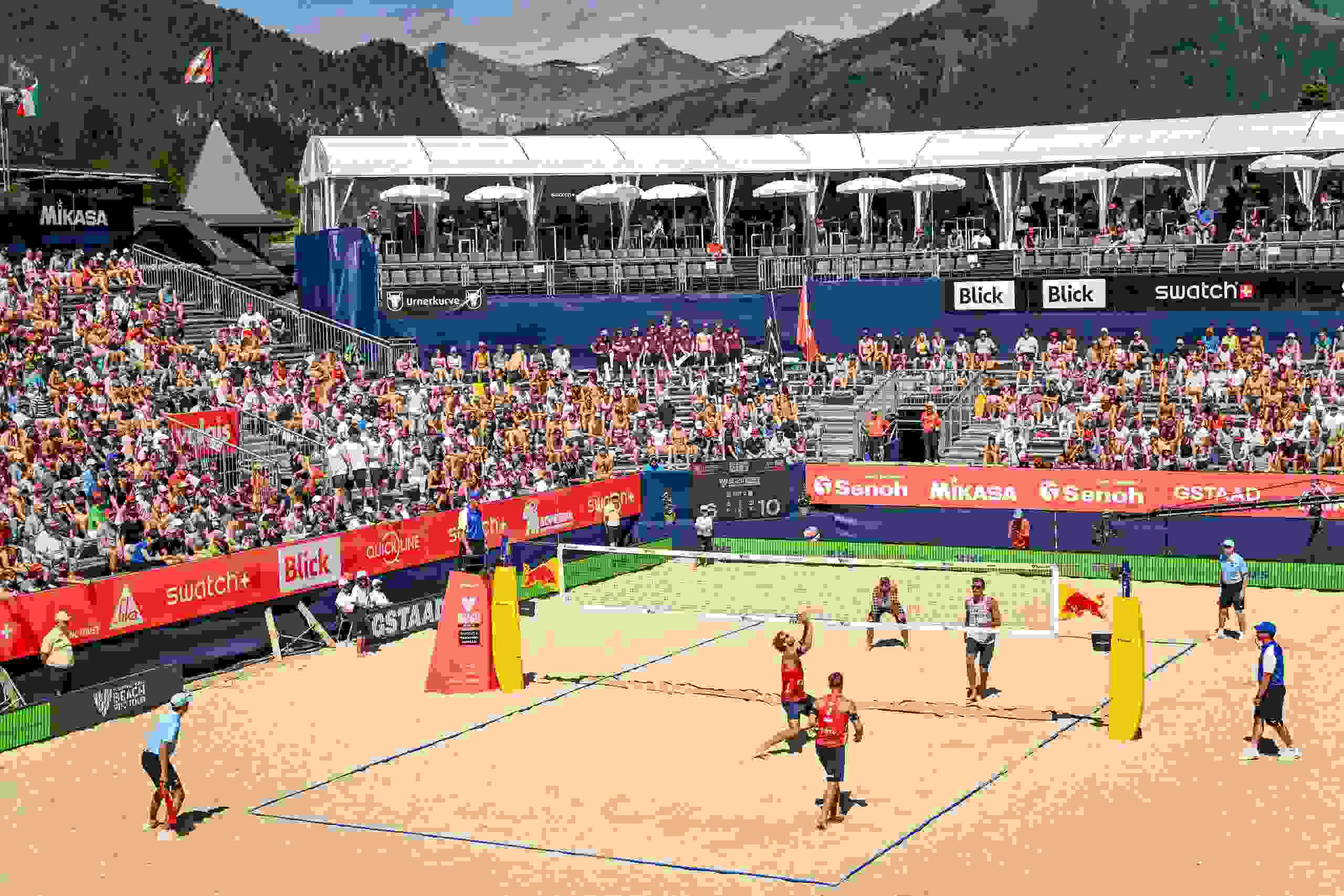 Skylounge, Center Court, Action