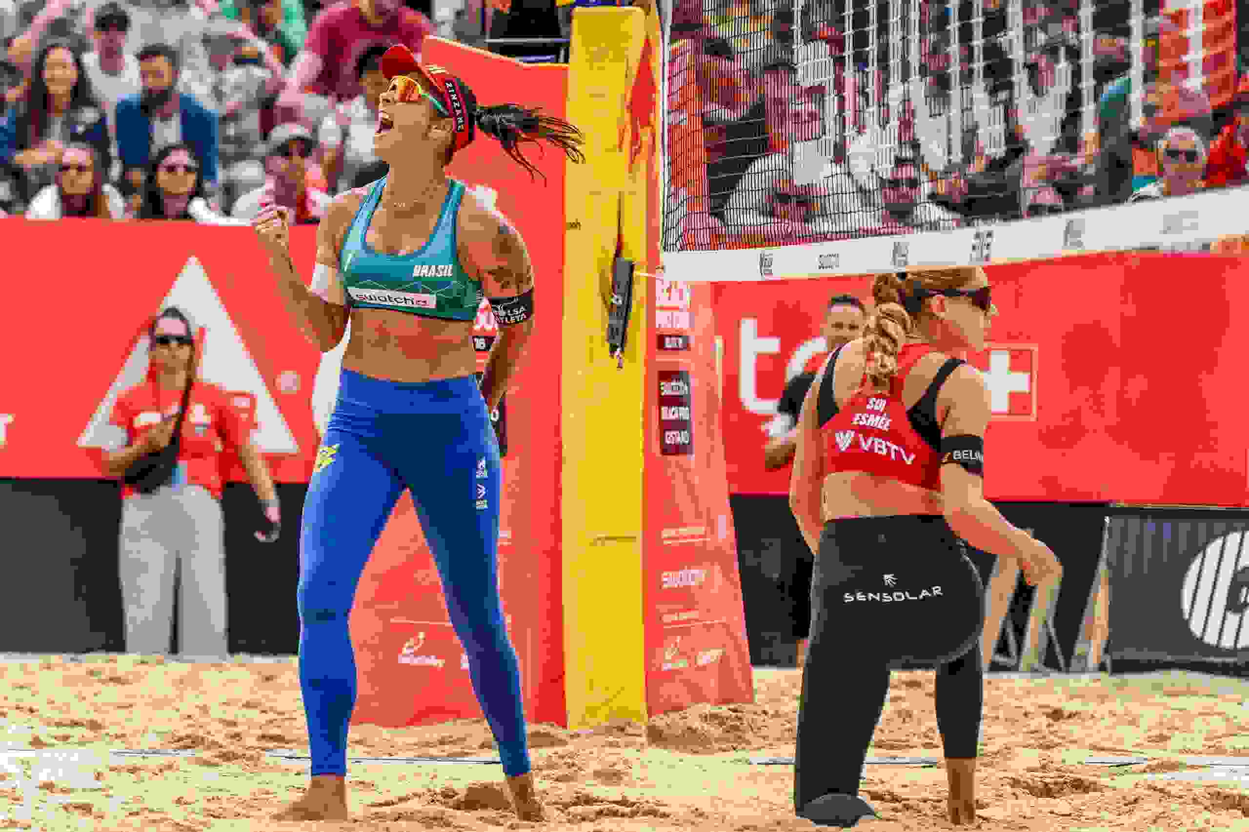 Agatha, cheer, point, joy, action, böbner