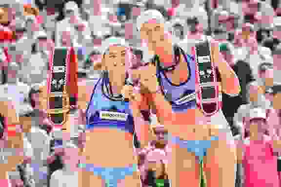 nuss kloth, winners, podium, medal ceremony, medals, swatch watch, cheer