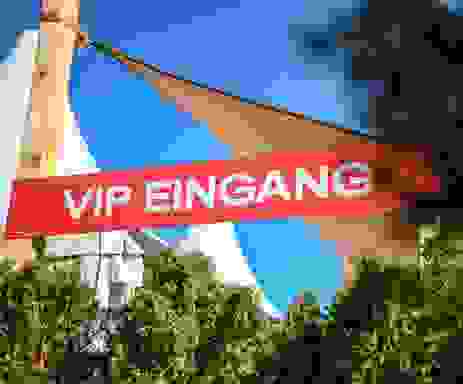 VIP Eingang, Schild