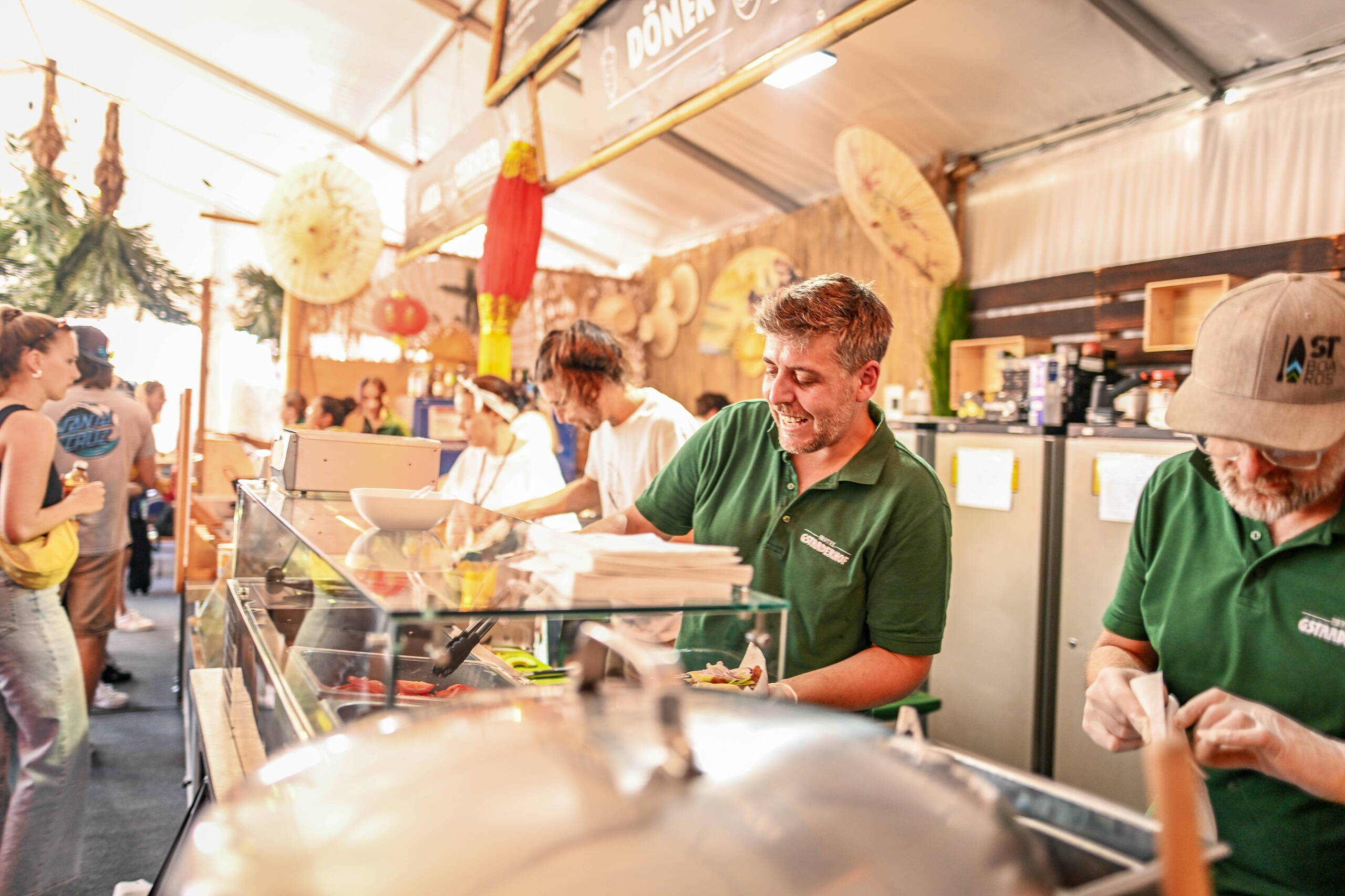 zoom_beach_village_3.jpg beach village, booths, gstaaderhof, catering