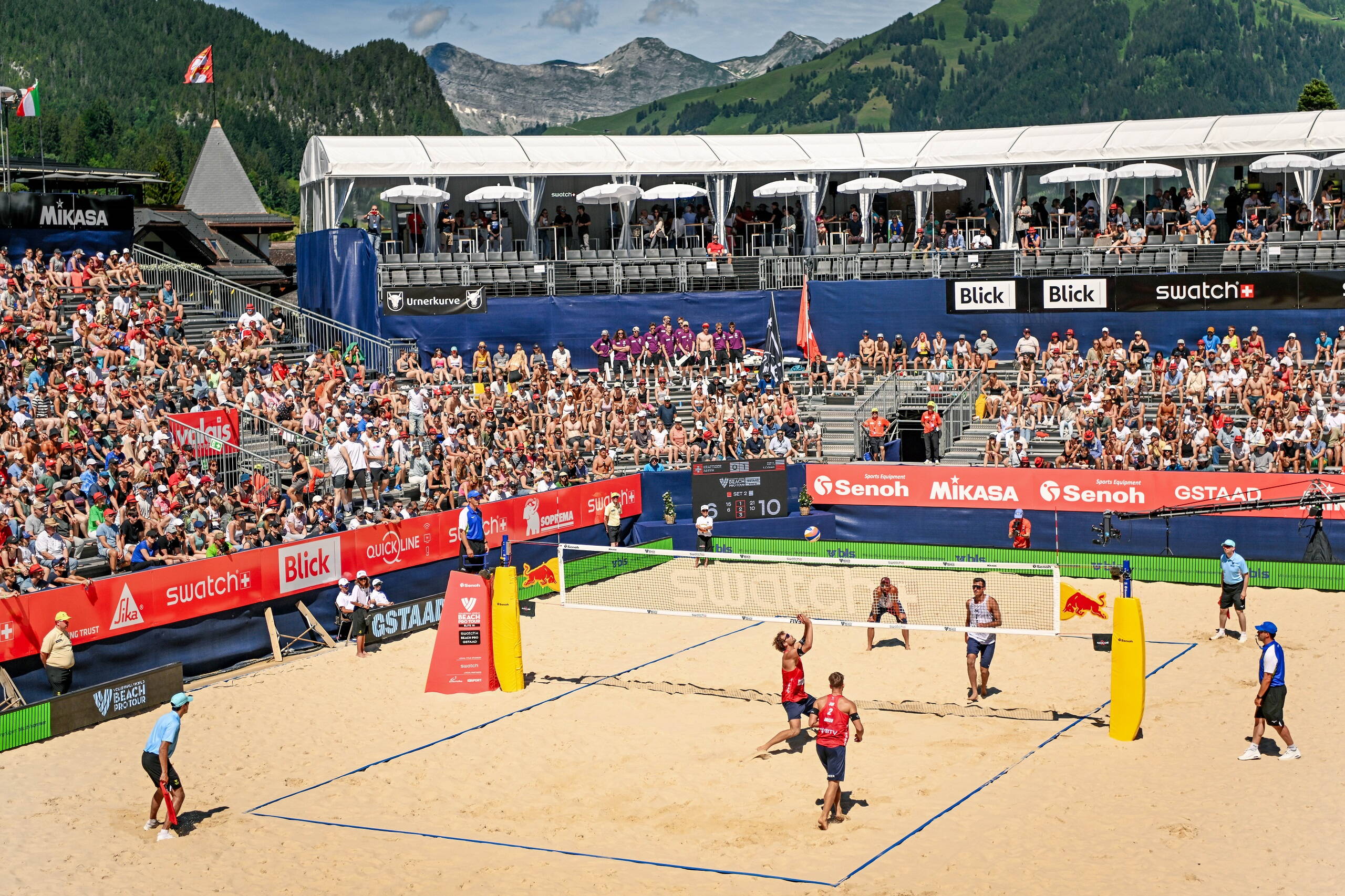 zoom_skylounge.jpg Skylounge, VIP, center court, action