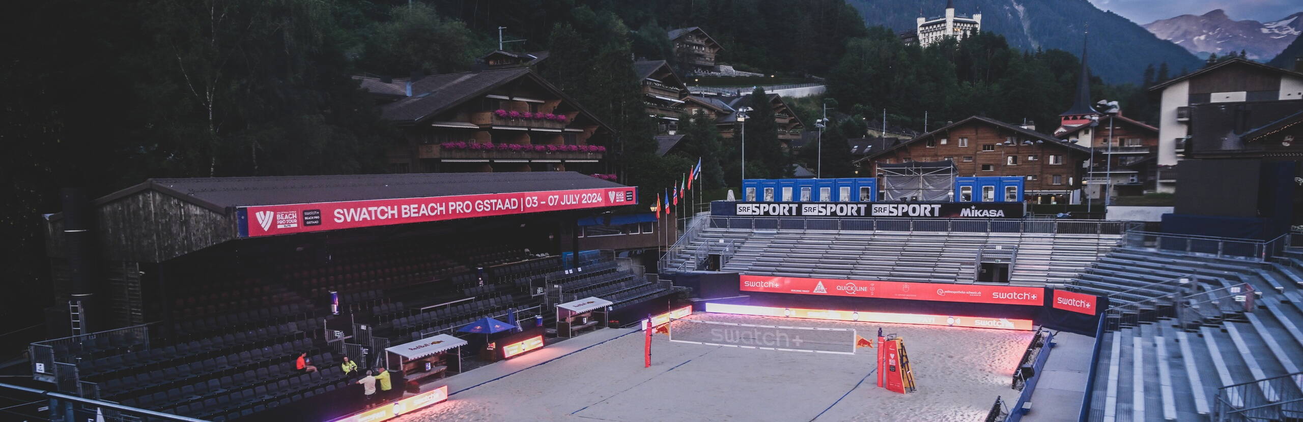 center court, by night, atmosphere, covered stand