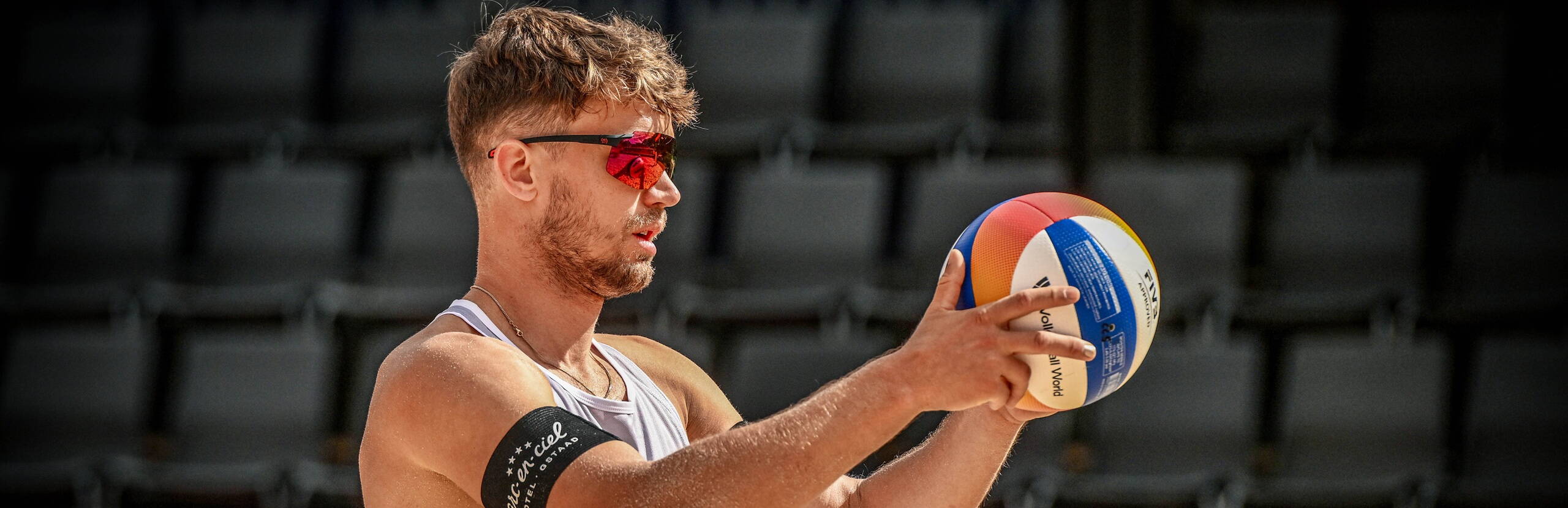 Florian Breer, Action, Fokus, Service