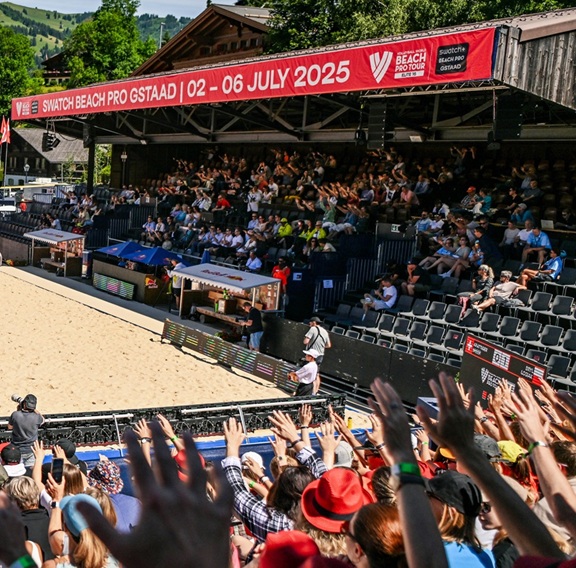 Card_Gedeckte Tribüne.jpg Gedeckte Tribüne, VIP Tribüne, Stimmung Gstaadion