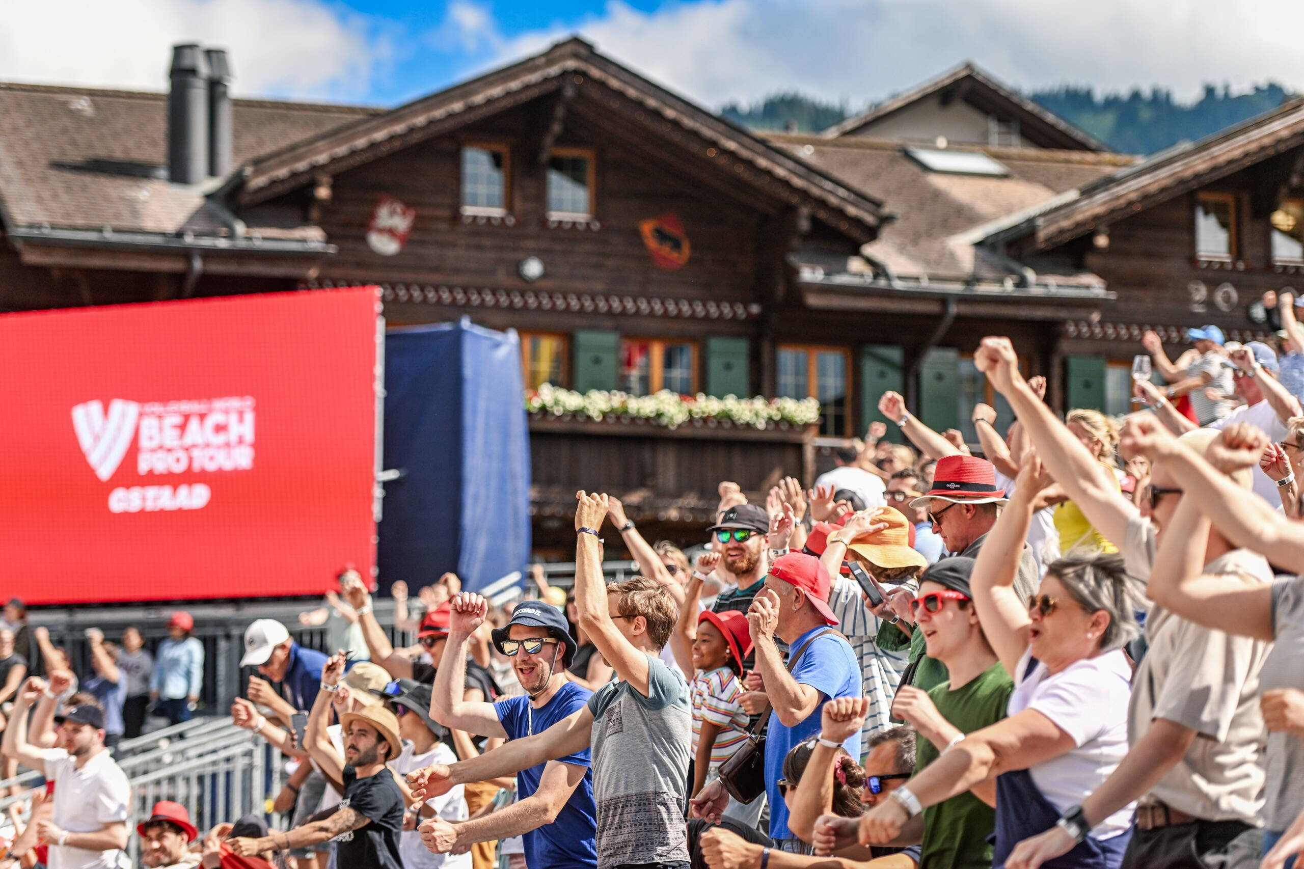 news_ticketvorverkauf.jpg Atmosphere in the Gstaadion, johnny depp, joy, cheer, fans