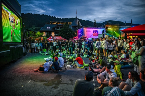 Public Viewing