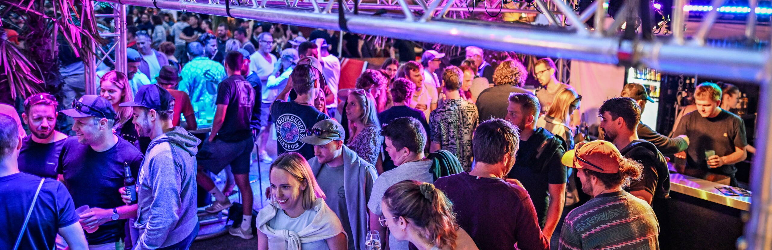 Beach Village, Stimmung, Abendprogramm